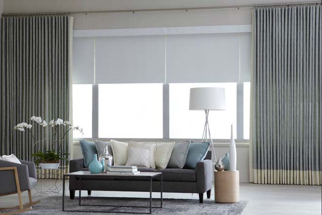 la Combinacion perfecta entre cortinas transparentes con cortinas roller